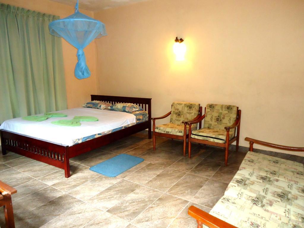 Green Woods Guest Kandy Phòng bức ảnh