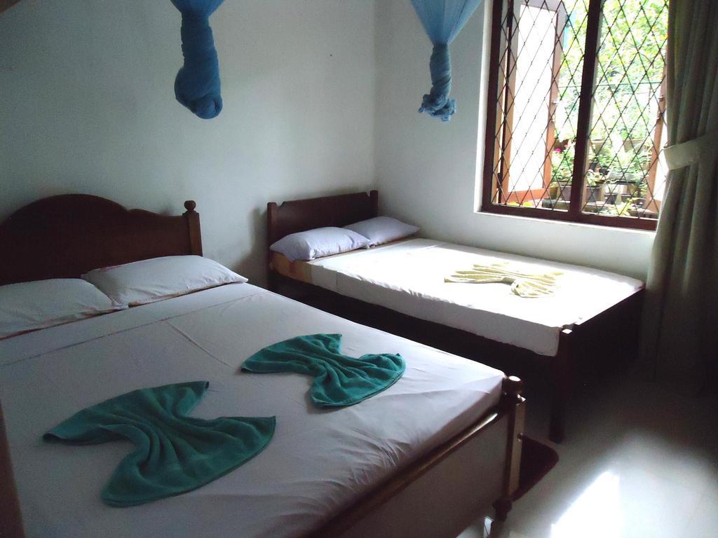 Green Woods Guest Kandy Phòng bức ảnh